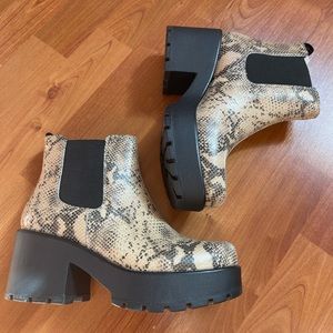 BRAND NEW VAGABOND lizard skin boots